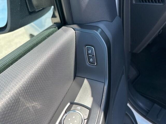 new 2025 Ford F-150 car, priced at $50,092