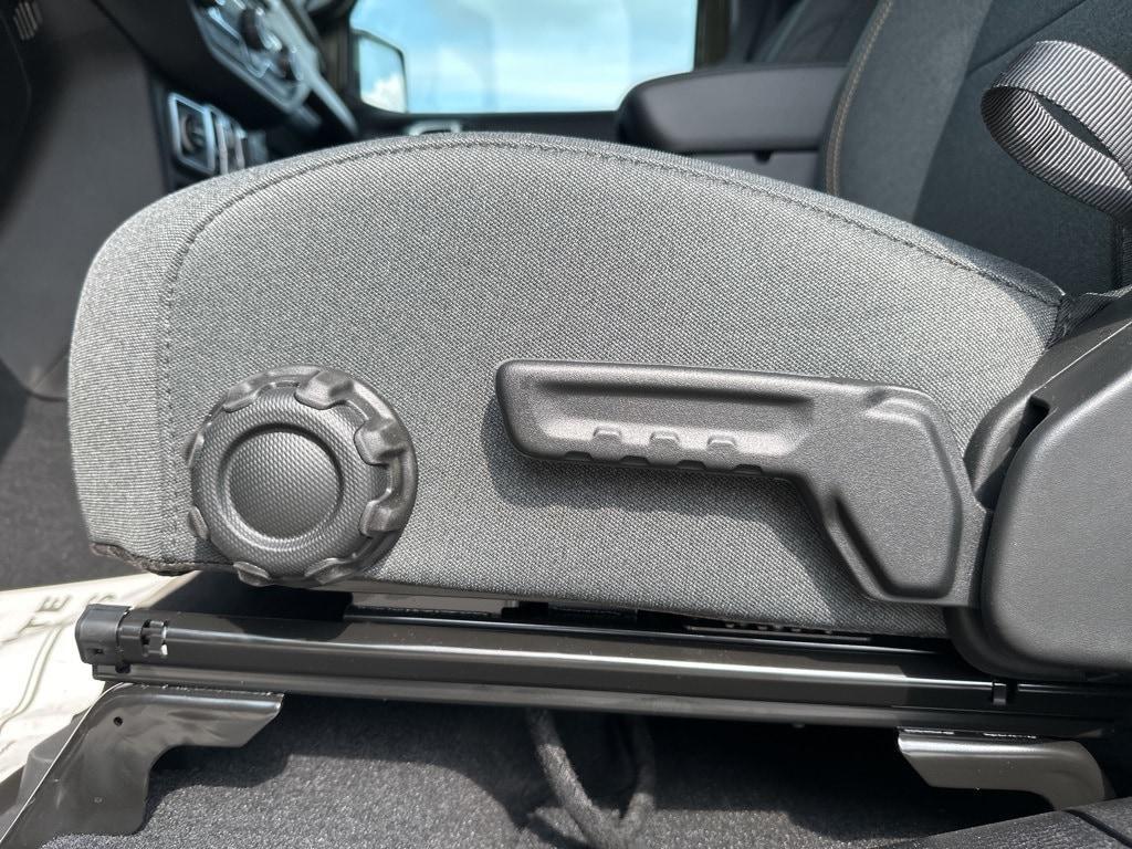 new 2025 Jeep Wrangler car, priced at $60,584