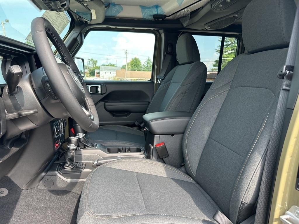 new 2025 Jeep Wrangler car, priced at $60,584