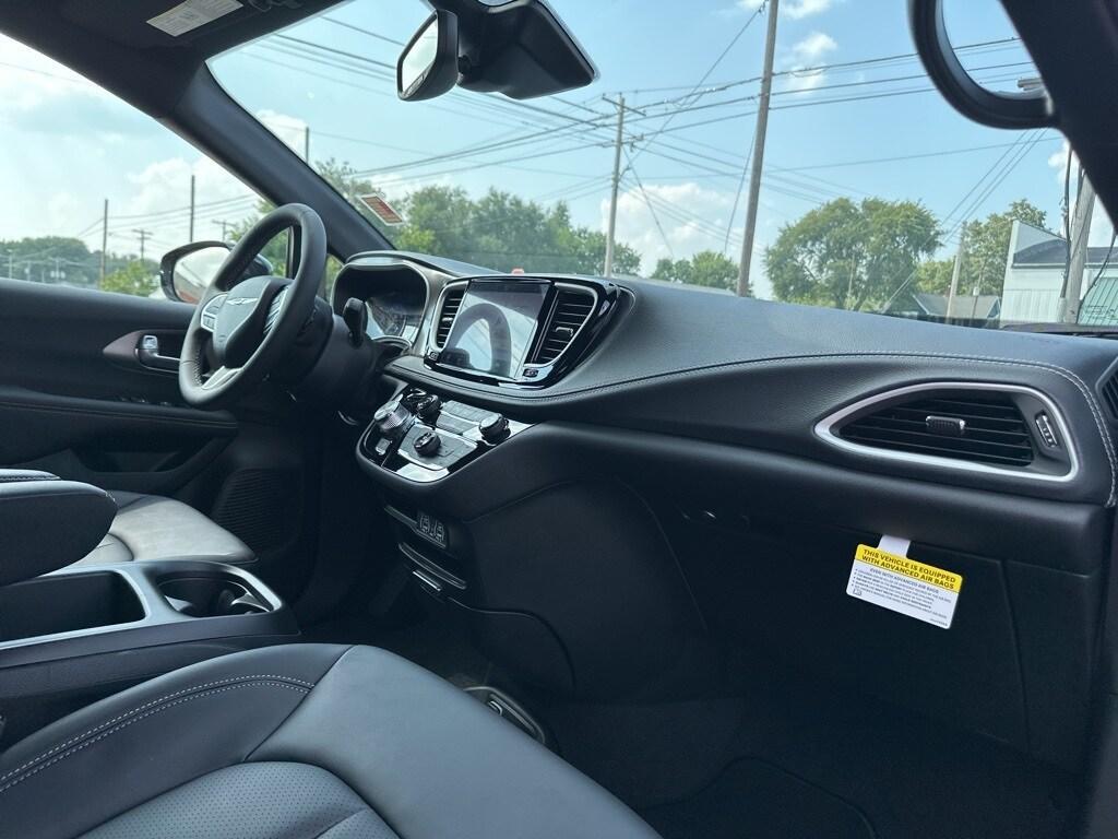 new 2025 Chrysler Pacifica car, priced at $49,678