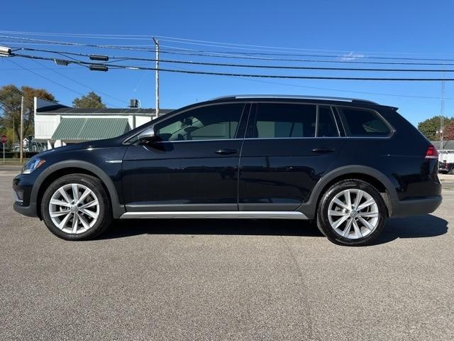 used 2019 Volkswagen Golf Alltrack car, priced at $21,440