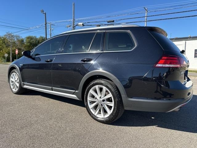 used 2019 Volkswagen Golf Alltrack car, priced at $21,440