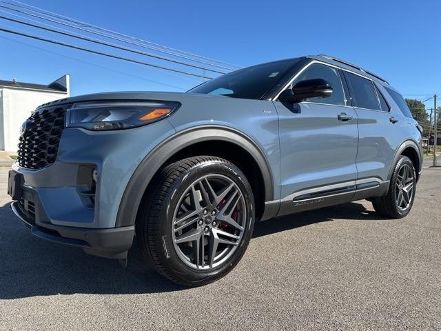 new 2025 Ford Explorer car, priced at $50,157