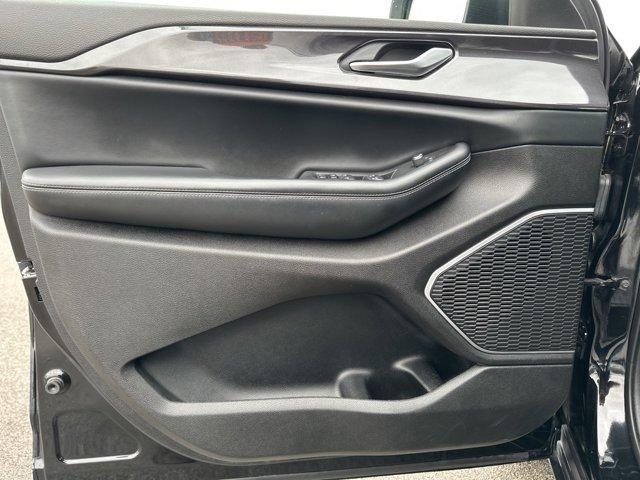 used 2022 Jeep Grand Cherokee car, priced at $27,762