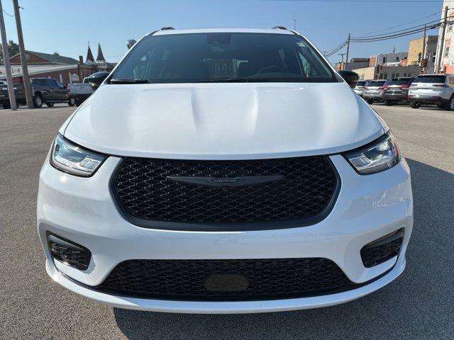 new 2025 Chrysler Pacifica car, priced at $48,774