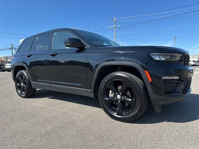 used 2023 Jeep Grand Cherokee car, priced at $28,998