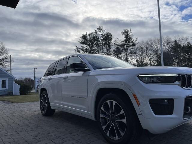 used 2023 Jeep Grand Cherokee car, priced at $45,977