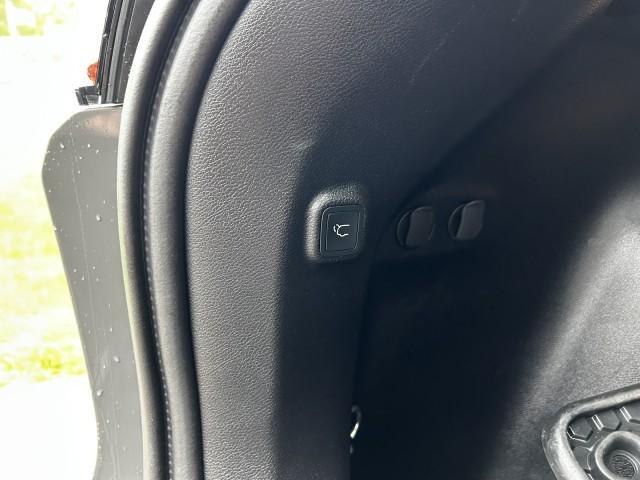 used 2022 Jeep Cherokee car, priced at $30,490
