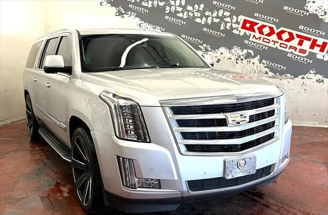 used 2016 Cadillac Escalade ESV car, priced at $25,495