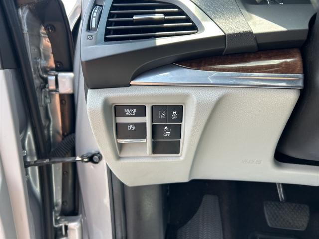 used 2020 Acura MDX car, priced at $28,999