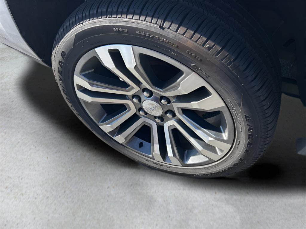 used 2017 GMC Yukon car, priced at $27,287