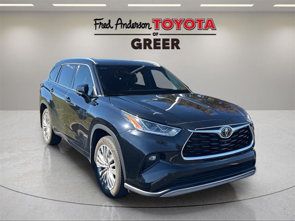 used 2024 Toyota Highlander car, priced at $44,557