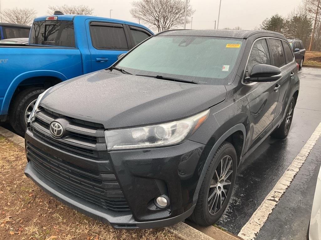 used 2018 Toyota Highlander car, priced at $22,565