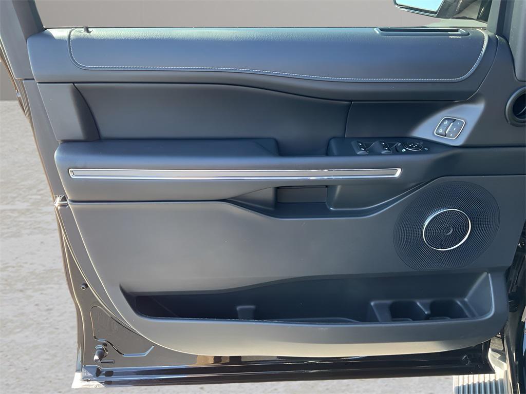 used 2022 Ford Expedition car, priced at $44,824