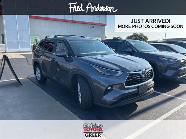 used 2023 Toyota Highlander Hybrid car, priced at $39,695