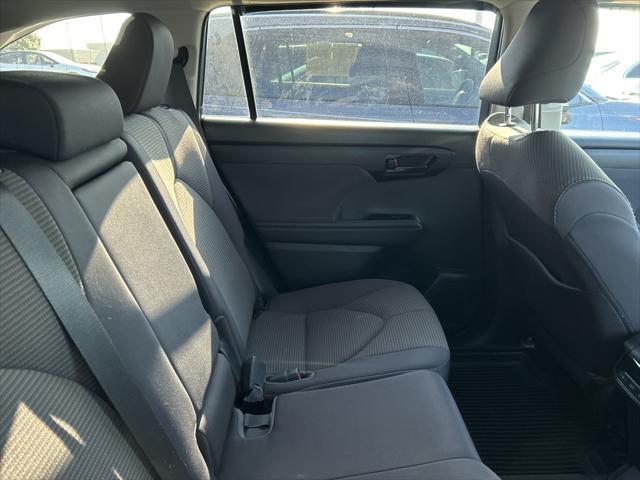 used 2023 Toyota Highlander Hybrid car, priced at $39,441