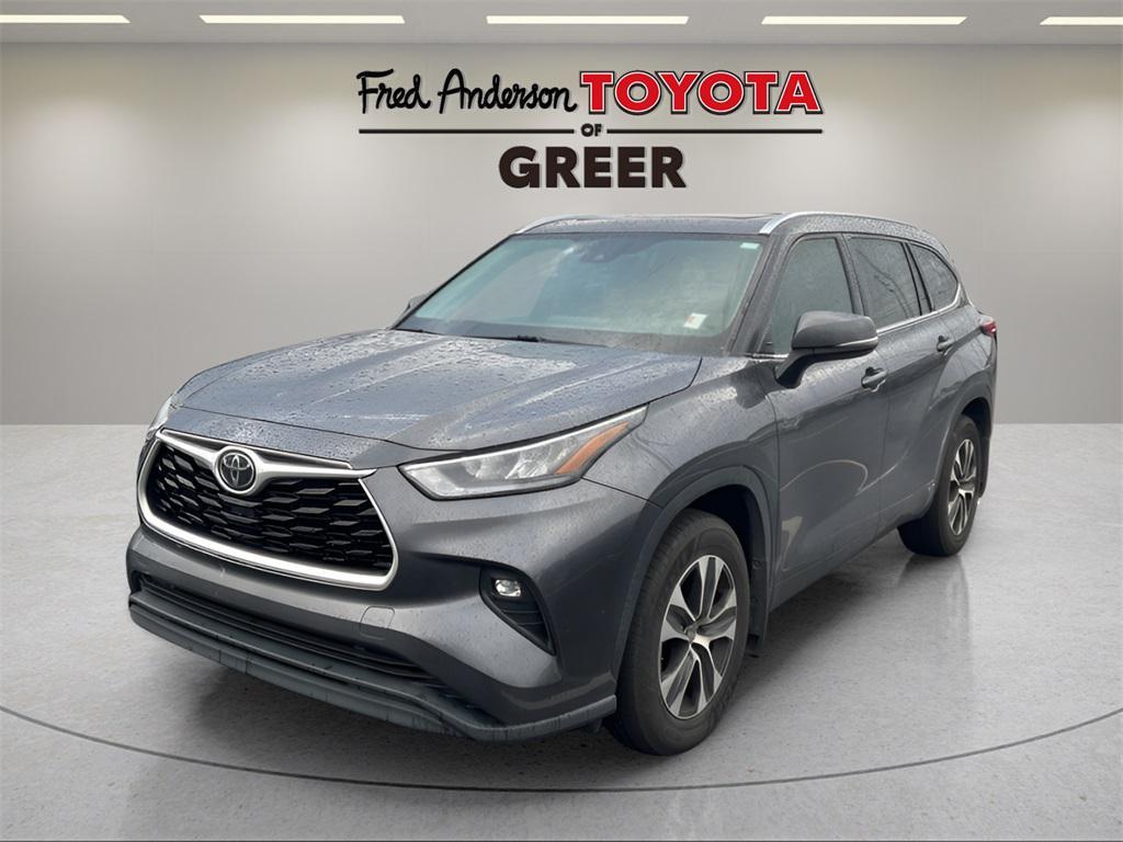 used 2020 Toyota Highlander car, priced at $26,980