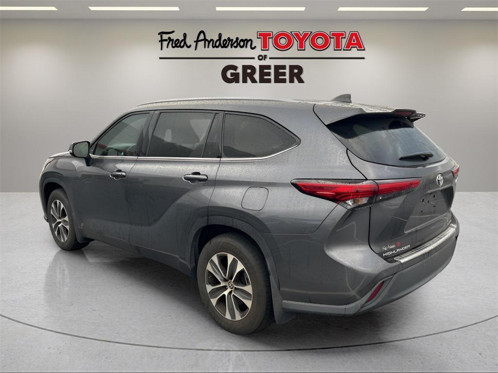 used 2020 Toyota Highlander car, priced at $26,980
