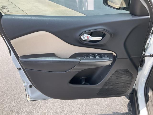 used 2015 Jeep Cherokee car, priced at $11,993