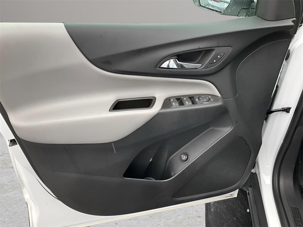 used 2023 Chevrolet Equinox car, priced at $19,221