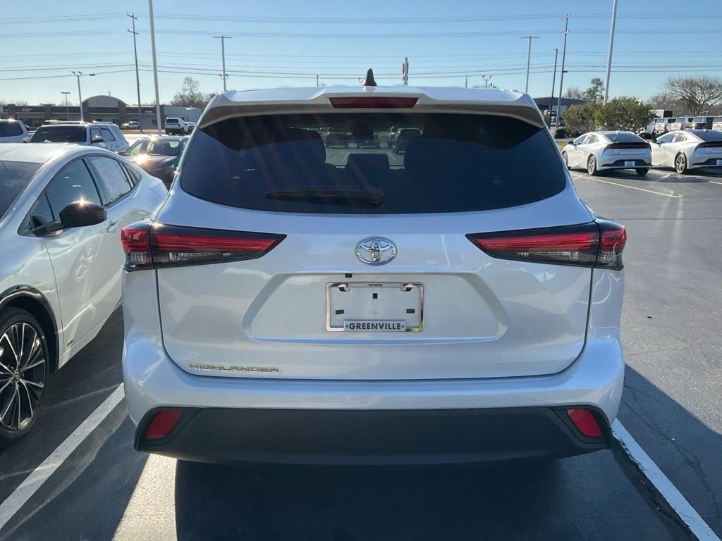 used 2023 Toyota Highlander car, priced at $38,548