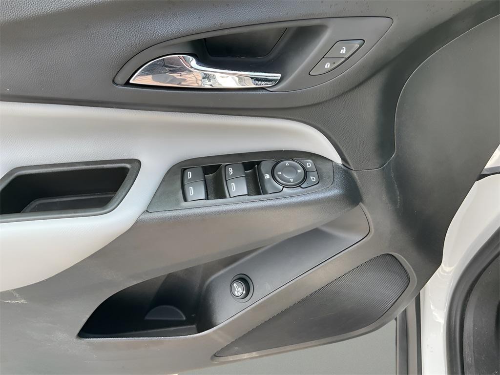 used 2023 Chevrolet Equinox car, priced at $20,999