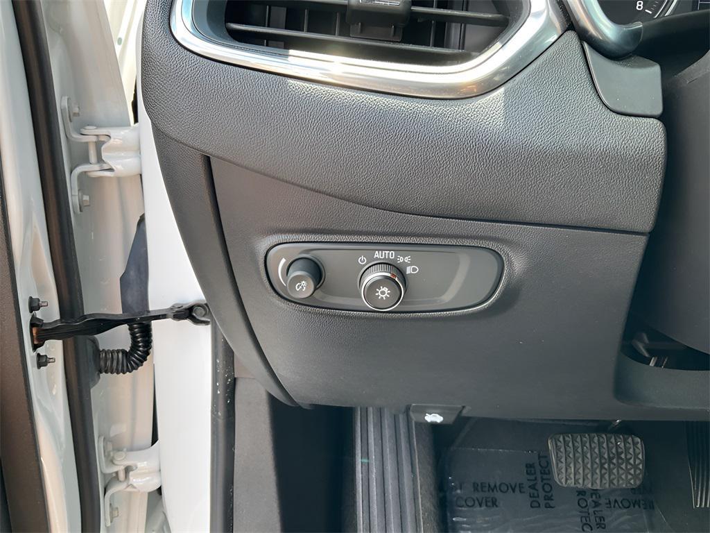 used 2023 Chevrolet Equinox car, priced at $20,999