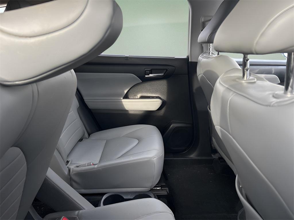 used 2023 Toyota Highlander car, priced at $36,474