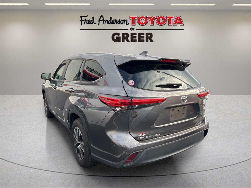 used 2023 Toyota Highlander car, priced at $36,474