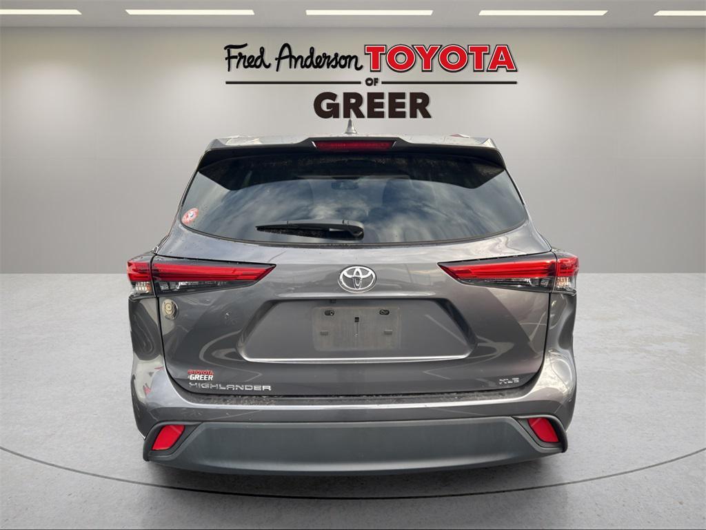 used 2023 Toyota Highlander car, priced at $36,474