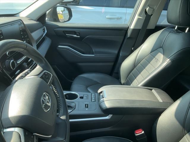 used 2022 Toyota Highlander car, priced at $36,490