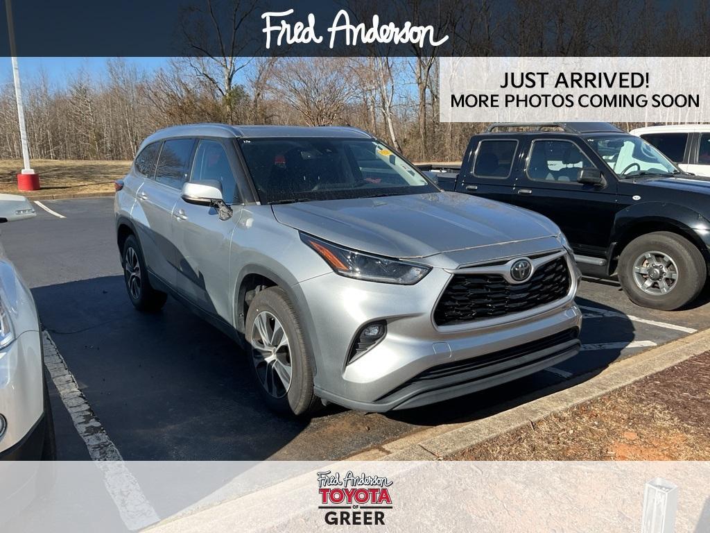 used 2021 Toyota Highlander car, priced at $30,800