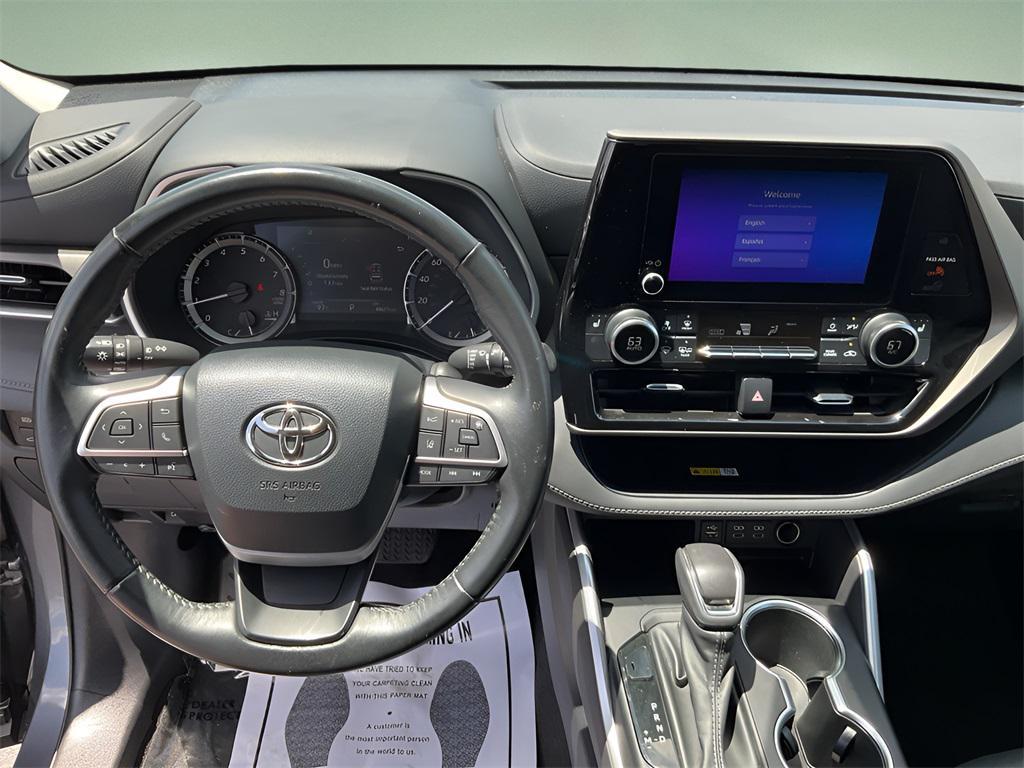 used 2023 Toyota Highlander car, priced at $34,980
