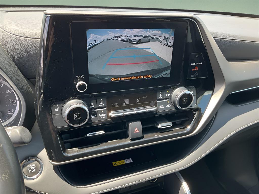 used 2023 Toyota Highlander car, priced at $34,980