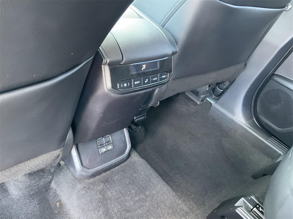 used 2023 Toyota Highlander car, priced at $34,980
