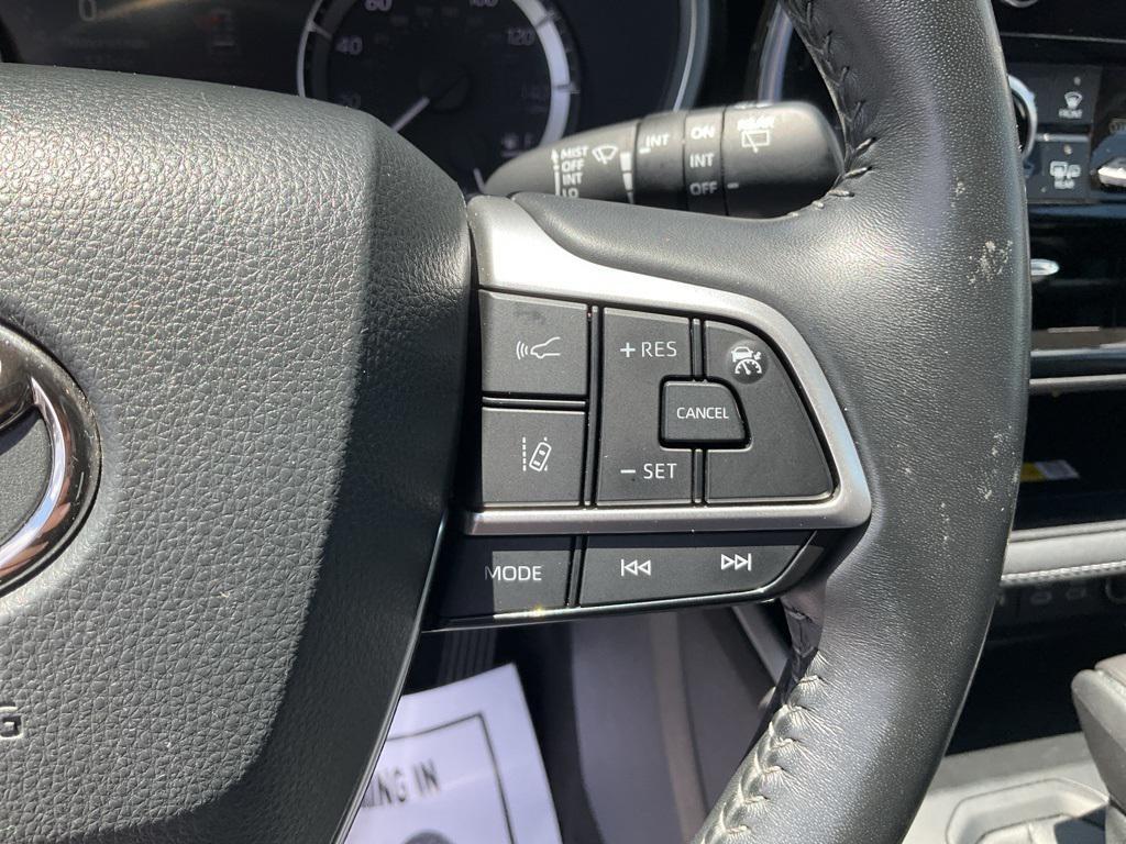 used 2023 Toyota Highlander car, priced at $34,980