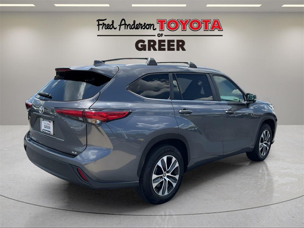 used 2023 Toyota Highlander car, priced at $34,980