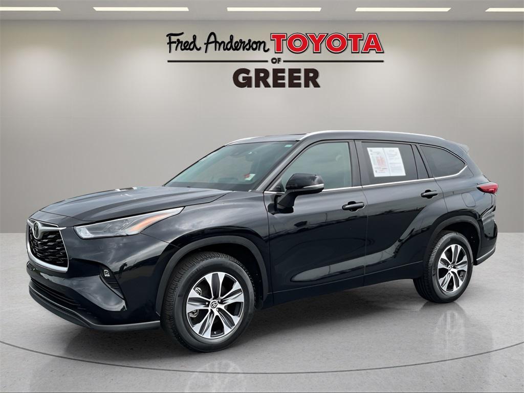 used 2023 Toyota Highlander car, priced at $34,460