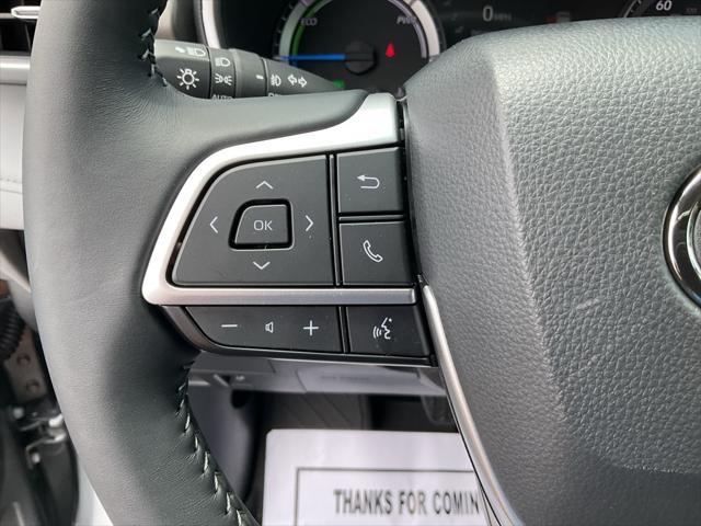 used 2025 Toyota Highlander Hybrid car, priced at $49,999