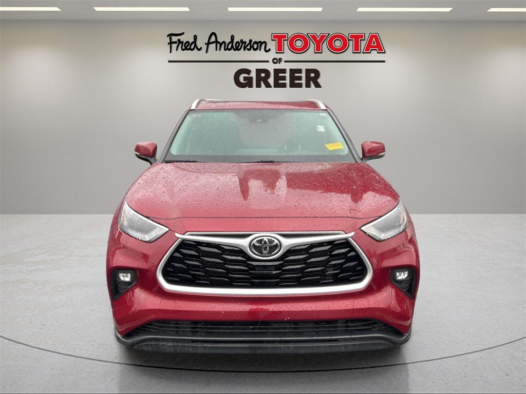 used 2023 Toyota Highlander car, priced at $35,667