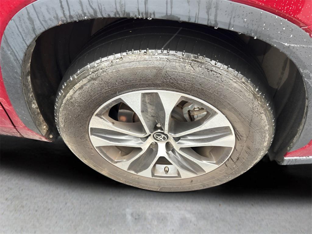 used 2023 Toyota Highlander car, priced at $35,667