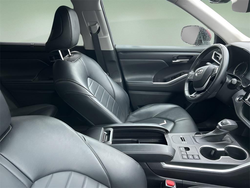 used 2023 Toyota Highlander car, priced at $35,667