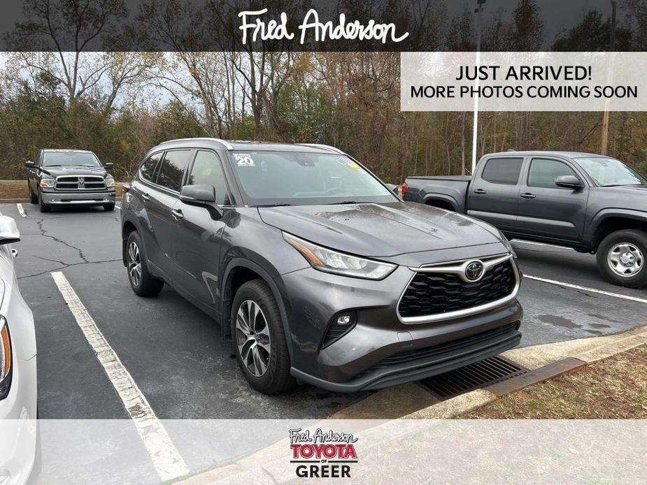 used 2020 Toyota Highlander car, priced at $29,700