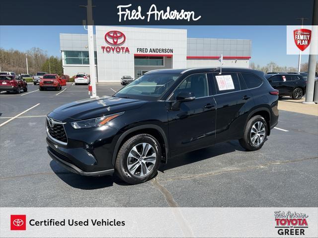 used 2022 Toyota Highlander car, priced at $35,163