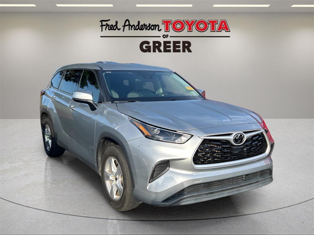 used 2022 Toyota Highlander car, priced at $27,360