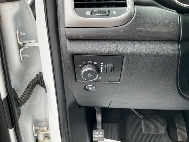 used 2017 Jeep Grand Cherokee car, priced at $18,427