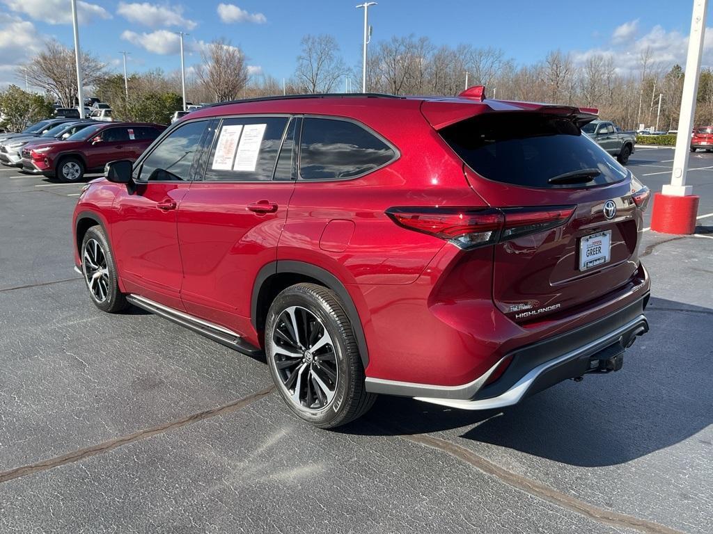 used 2021 Toyota Highlander car, priced at $33,999