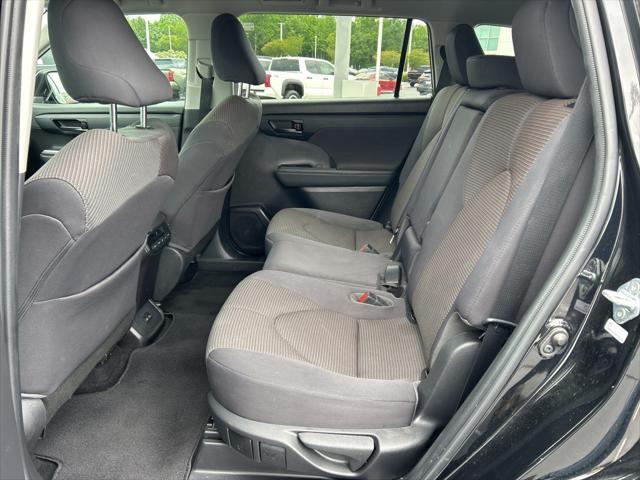 used 2022 Toyota Highlander car, priced at $31,518