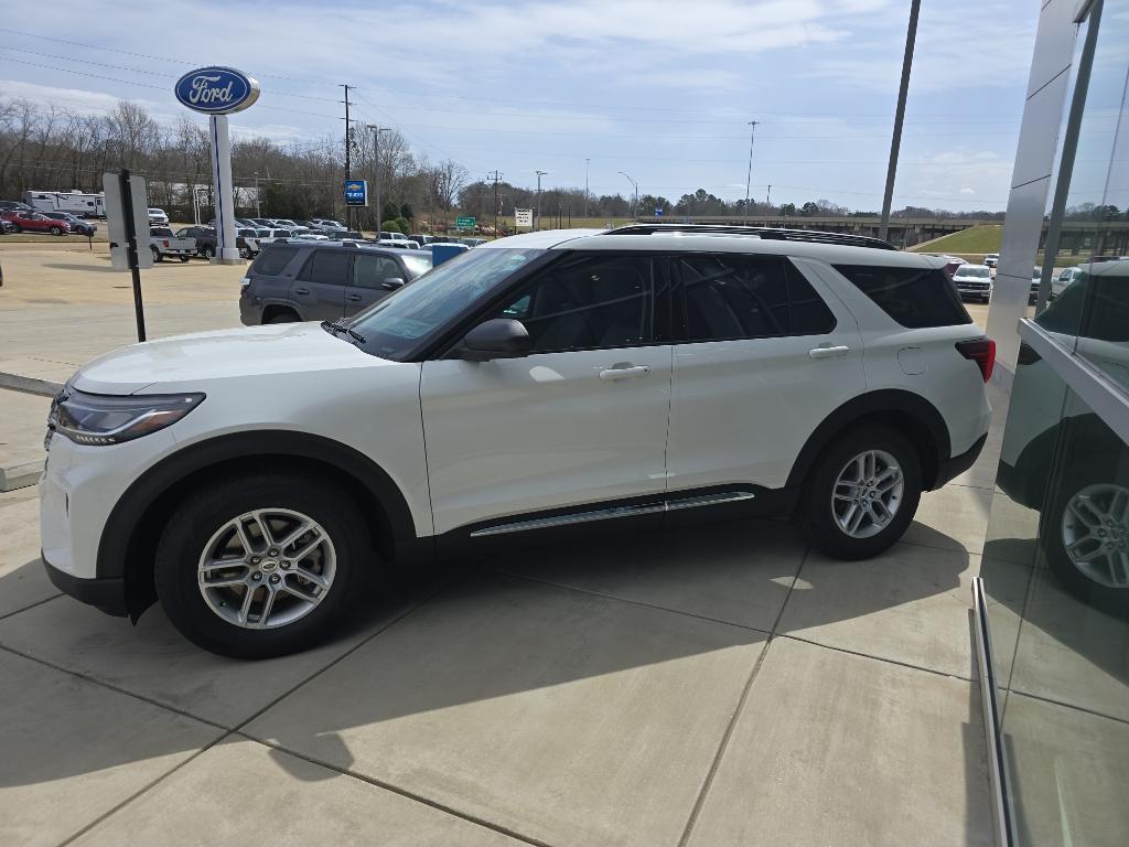 new 2025 Ford Explorer car, priced at $45,605