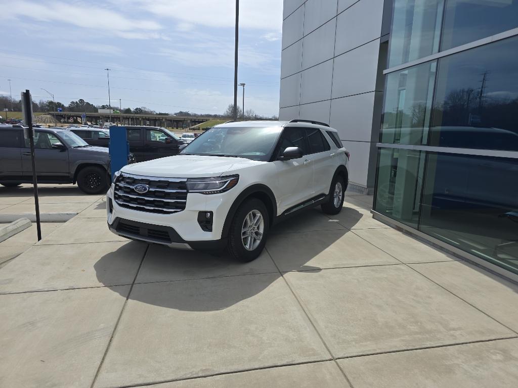 new 2025 Ford Explorer car, priced at $45,605